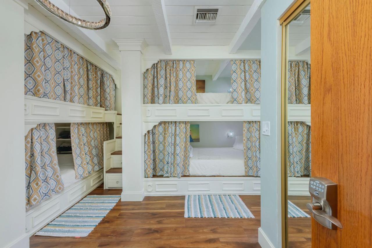 Smart Solution - Individual Private Bed-Pods In Gorgeous Shared Space - Women Only Dorm In Room 5 - Coed House - Full-Sized Mattresses In Individual Pods - With Built-In Private Storage - Gorgeous Shared Room - Affordable Luxury - Sparrow House Phoenix Exterior foto